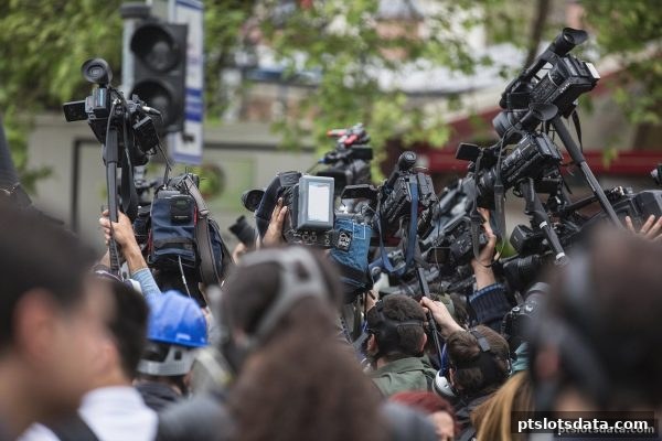 pt电子游戏视角：欧冠直播与电竞赛事平台的合规之道与安全指南